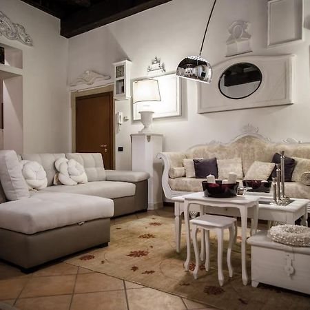 Piazza Erbe Luxury Apartment Verona Exterior photo