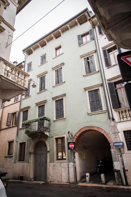 Piazza Erbe Luxury Apartment Verona Exterior photo