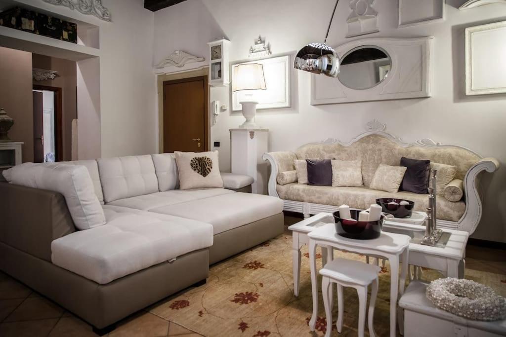 Piazza Erbe Luxury Apartment Verona Exterior photo