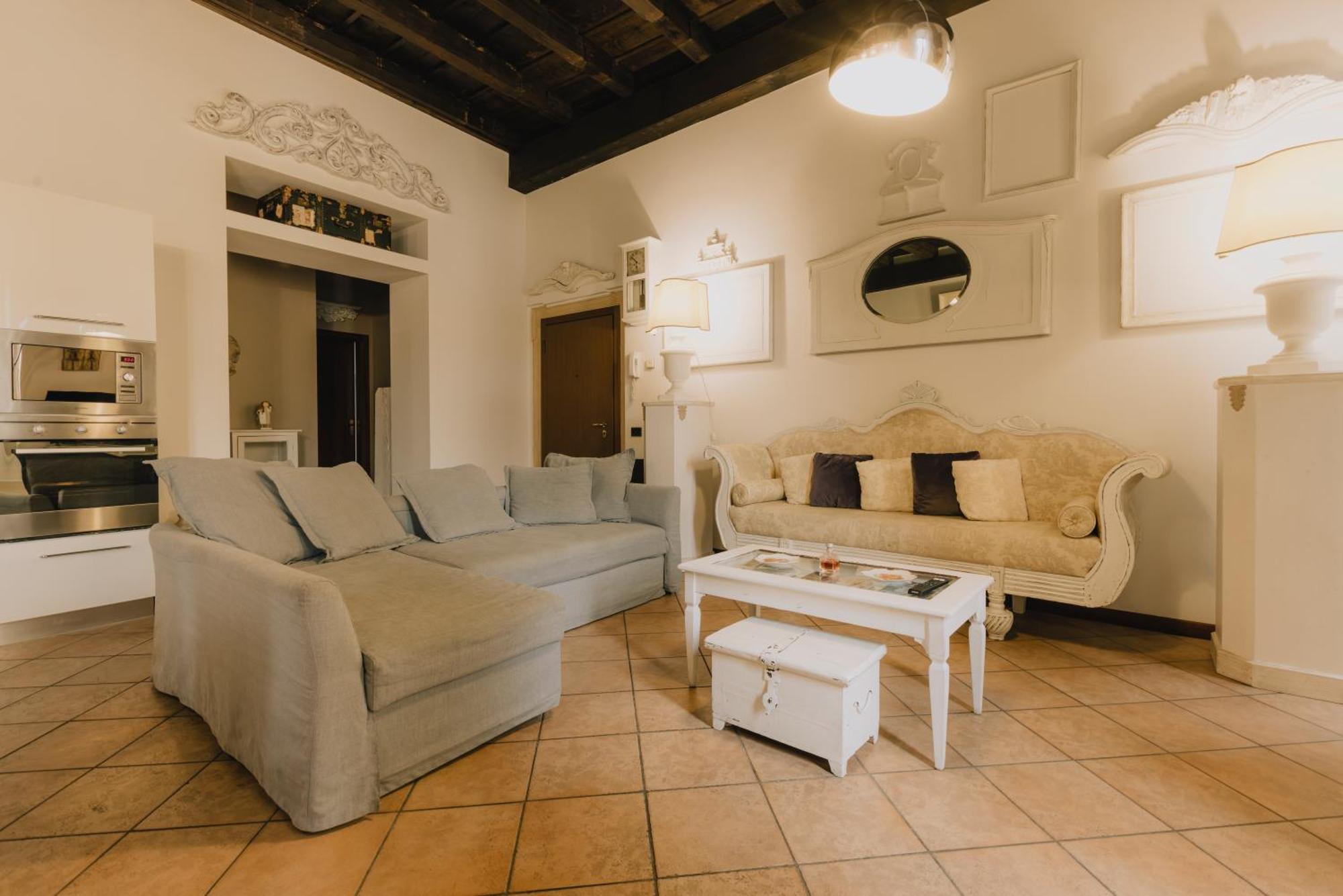 Piazza Erbe Luxury Apartment Verona Exterior photo