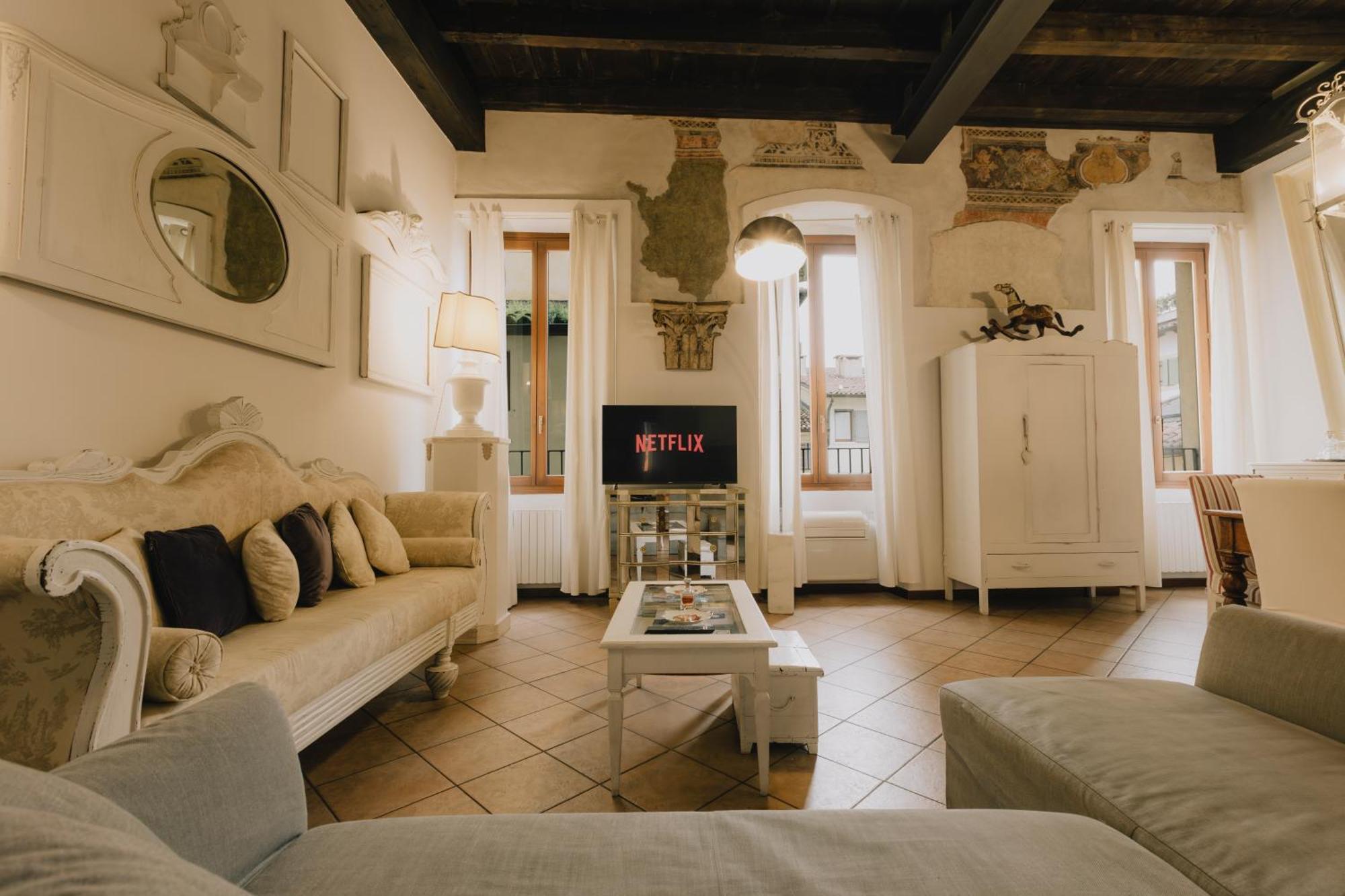 Piazza Erbe Luxury Apartment Verona Exterior photo